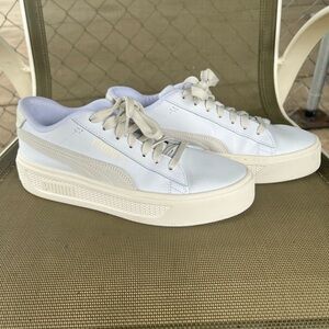 Puma White Sneakers Retro-Inspired Minimalist Design